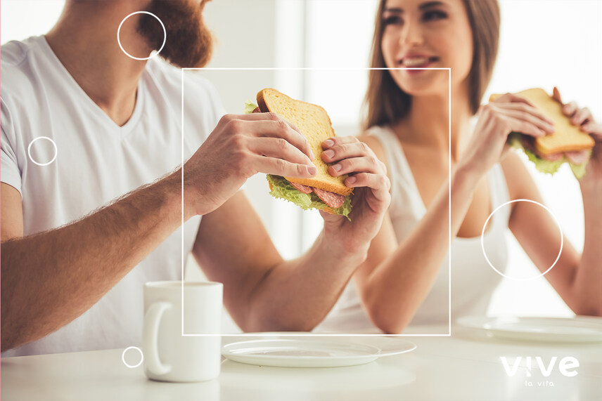 La técnica del sándwich erótico: pedir lo que quieres sin herir ni ofender.