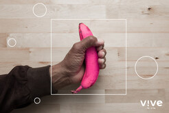 ¿Es mejor un arnés o un dildo para sexo gay?