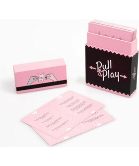 PULL & PLAY Découvrez notre <strong>jeu de 100 défis amusants pour couples</strong> et pimentez vos so