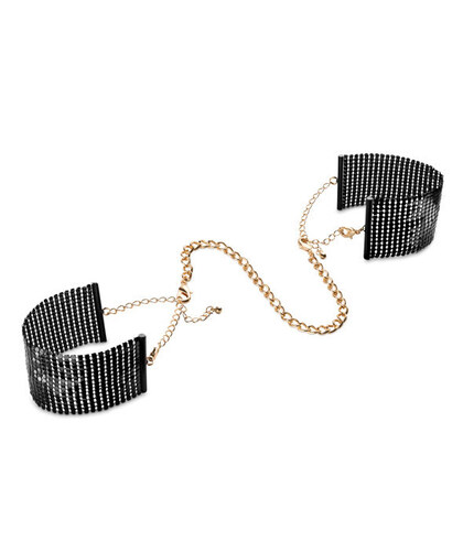 DESIR METALLIQUE Femmes de maille métallique pour des jeux sensuels