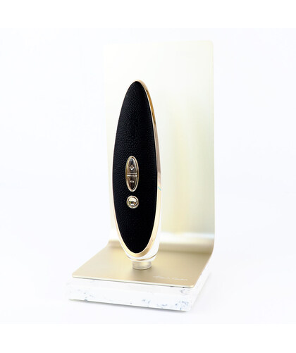 SATISFYER LUXURY PRET-A PORTER Succionador elegante de alta gama con vibración, silencioso