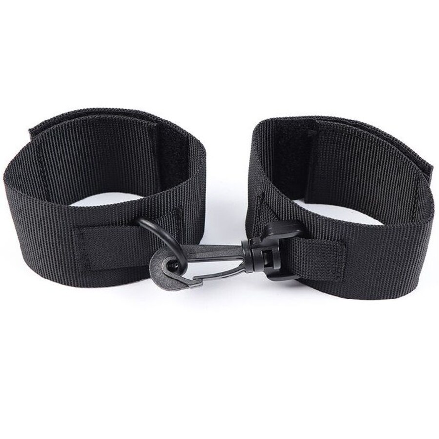 FETISH ESPOSAS MUÑECAS NYLON FETISH ESPOSAS MUÑECAS NYLON