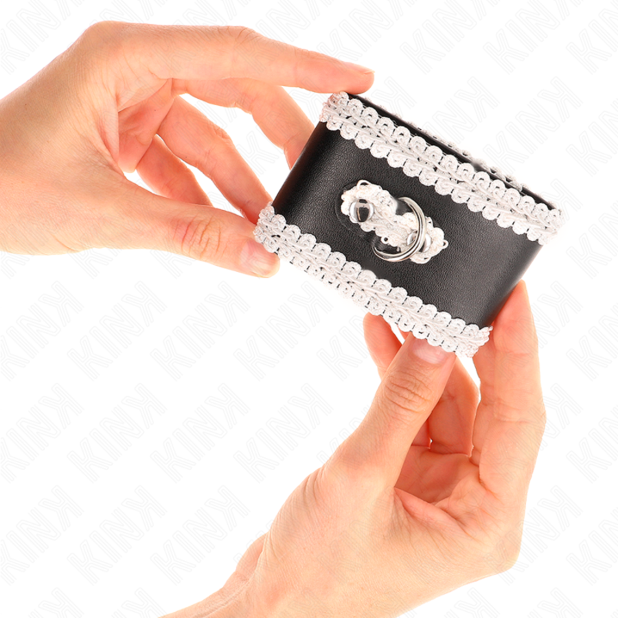 PULSEIRAS PRETAS COM RENDA DE 3