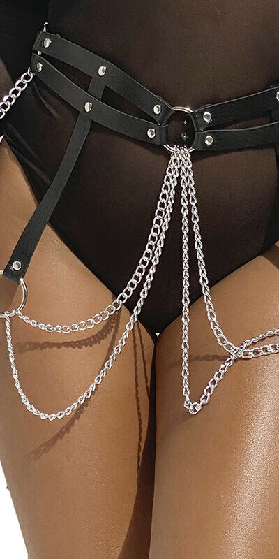 CEINTURE DE CHAINES ANNEAUX CU Lingerie érotique en cuir avec des détails sensuels