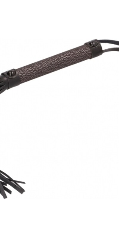 SOMBRA SILENCIOSA Discover our multi-tasseled whip, perfect for your BDSM adventures. It features a sturdy h