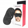 Maschera di raso: eleganza, sensualità e versatilità